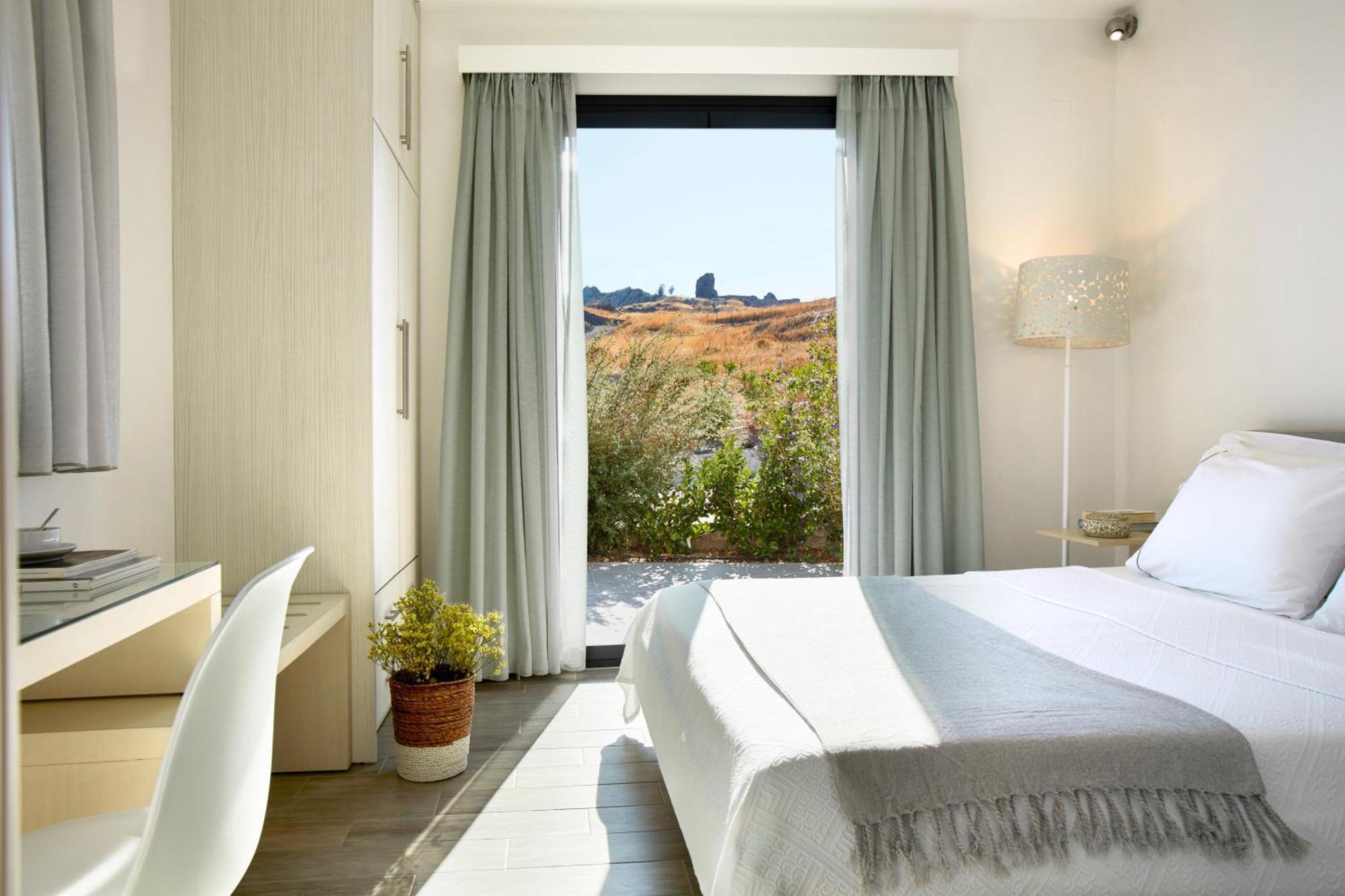 Eleia Seafront Rooms & Villas ペトラ エクステリア 写真