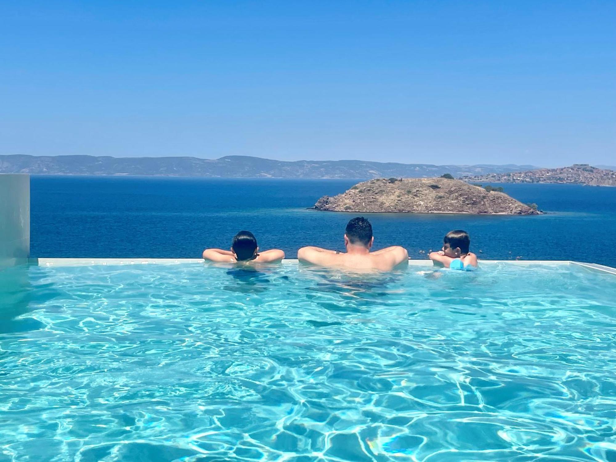 Eleia Seafront Rooms & Villas ペトラ エクステリア 写真