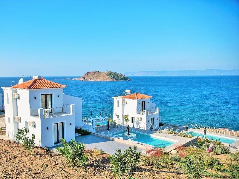 Eleia Seafront Rooms & Villas ペトラ エクステリア 写真