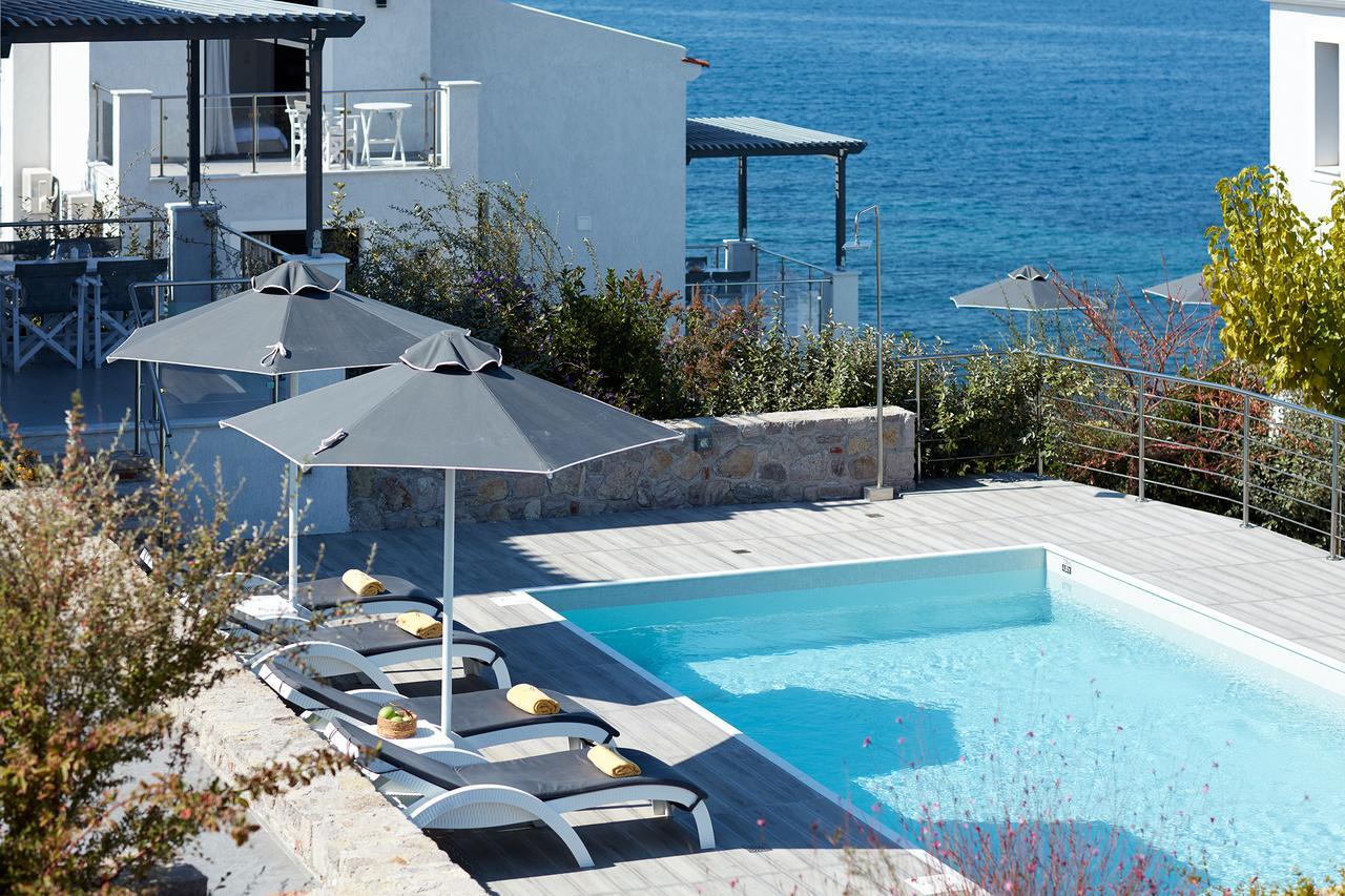 Eleia Seafront Rooms & Villas ペトラ エクステリア 写真