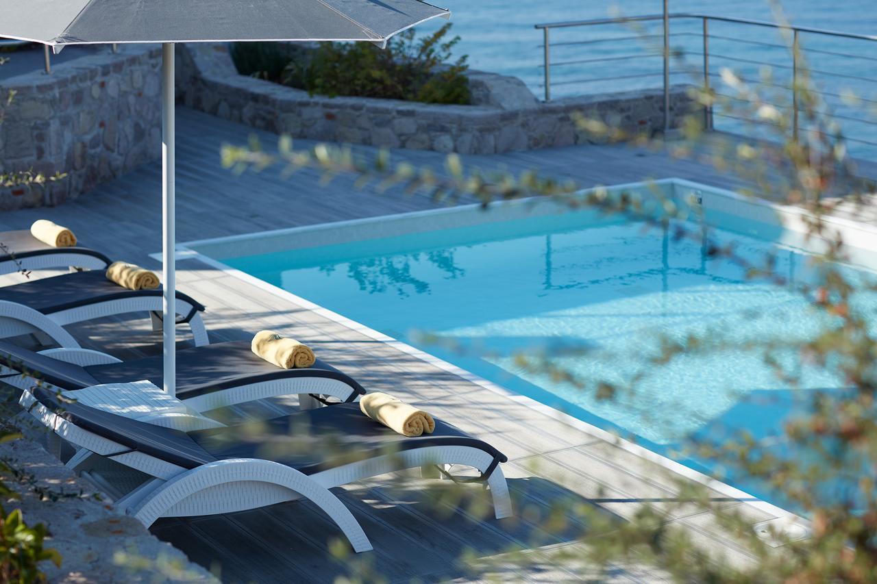 Eleia Seafront Rooms & Villas ペトラ エクステリア 写真