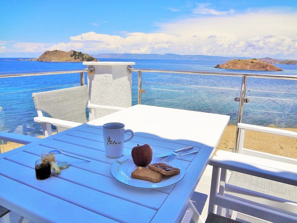 Eleia Seafront Rooms & Villas ペトラ エクステリア 写真