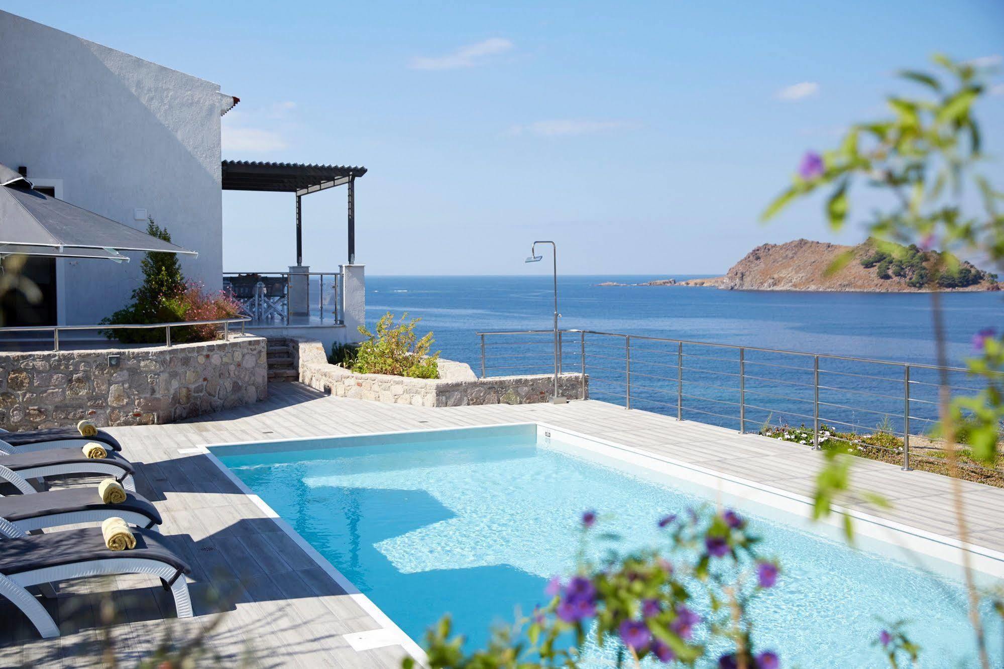 Eleia Seafront Rooms & Villas ペトラ エクステリア 写真