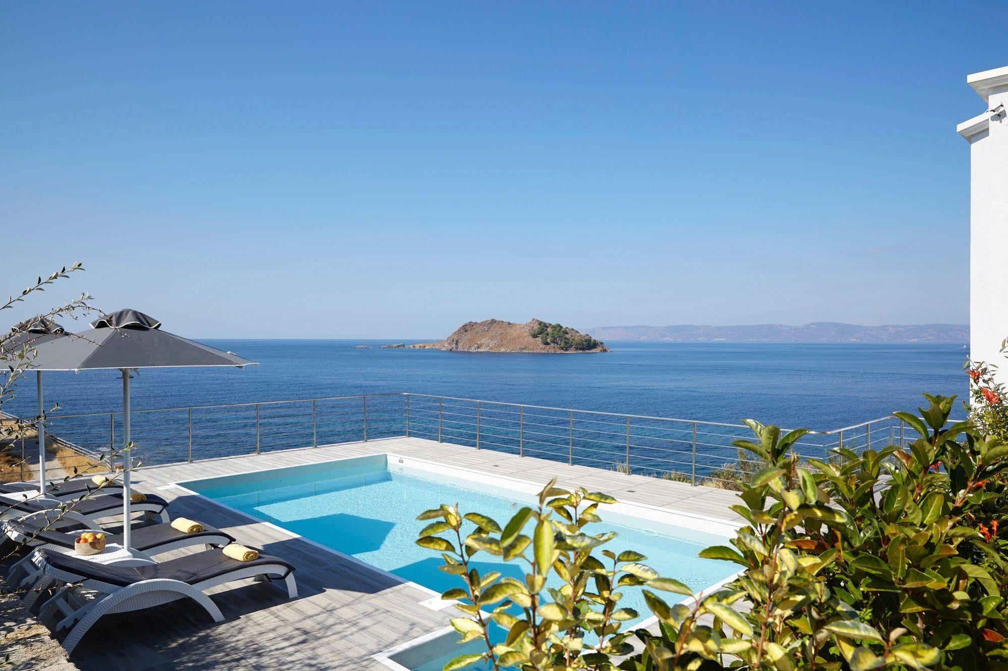 Eleia Seafront Rooms & Villas ペトラ エクステリア 写真
